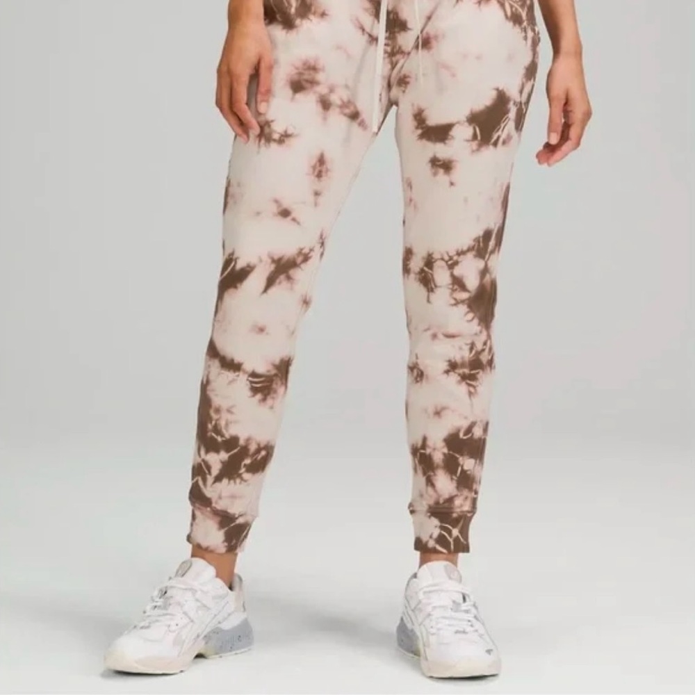 💕NWOT Lululemon tie dye warm down jogger
